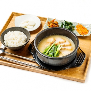 【ランチ】（白・赤）クッパ　定食
